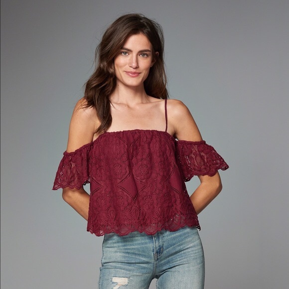 A&F | White Lace Cold Shoulder Peasant Top - Picture 5 of 5